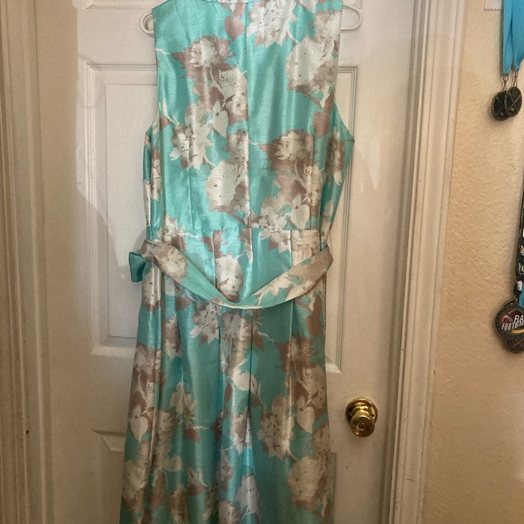 JH dress - Picture 2 of 4